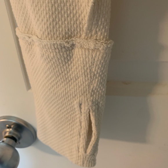 L We the Free Top - Picture 2 of 4